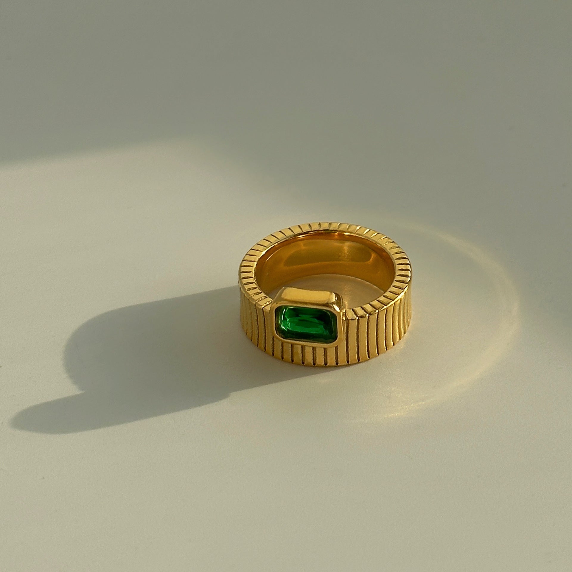 Wholesale 18k Real Gold Electroplated Titanium Steel Emerald Zircon Stripe Ring